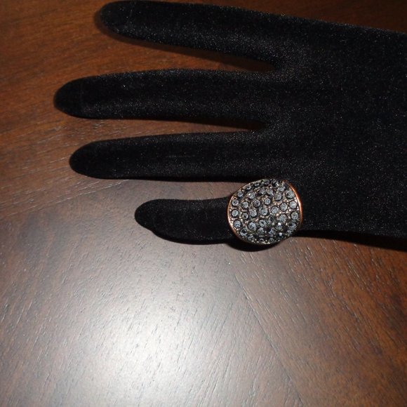 Black oval ring- costume jewelry - Picture 10 of 10